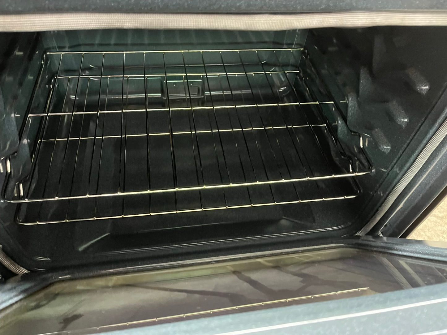 ^ Item : #ER66G Whirlpool electric range 5 burner stainless steel *more pictures soon