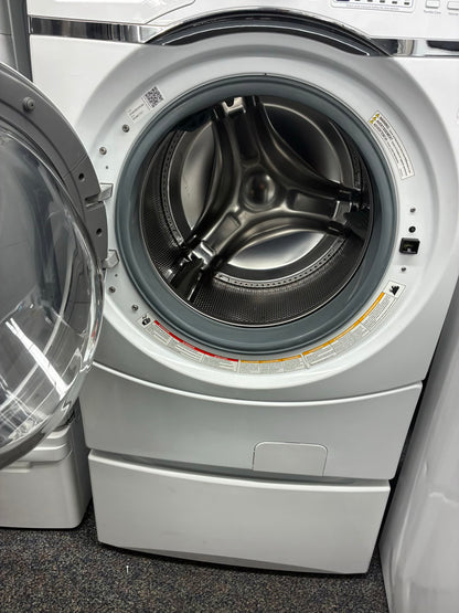 GE front load washer machine  super capacity 27” with pedestal