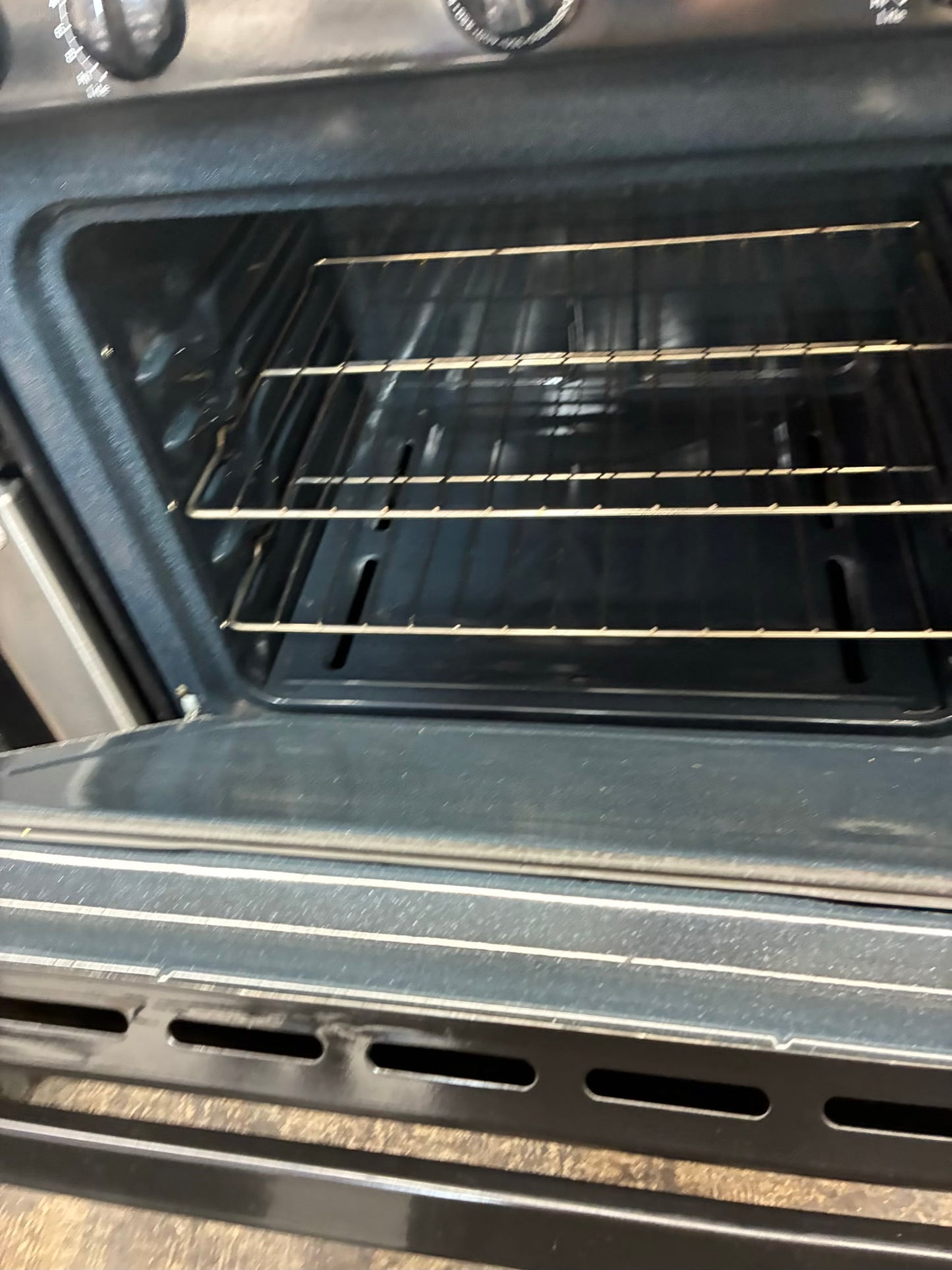 Hotpoint Gas Range black 4 Burners 30”