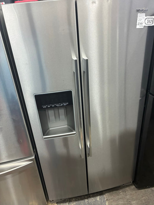 Whirlpool side by side refrigerator stainless steel 36” ice maker water dispenser