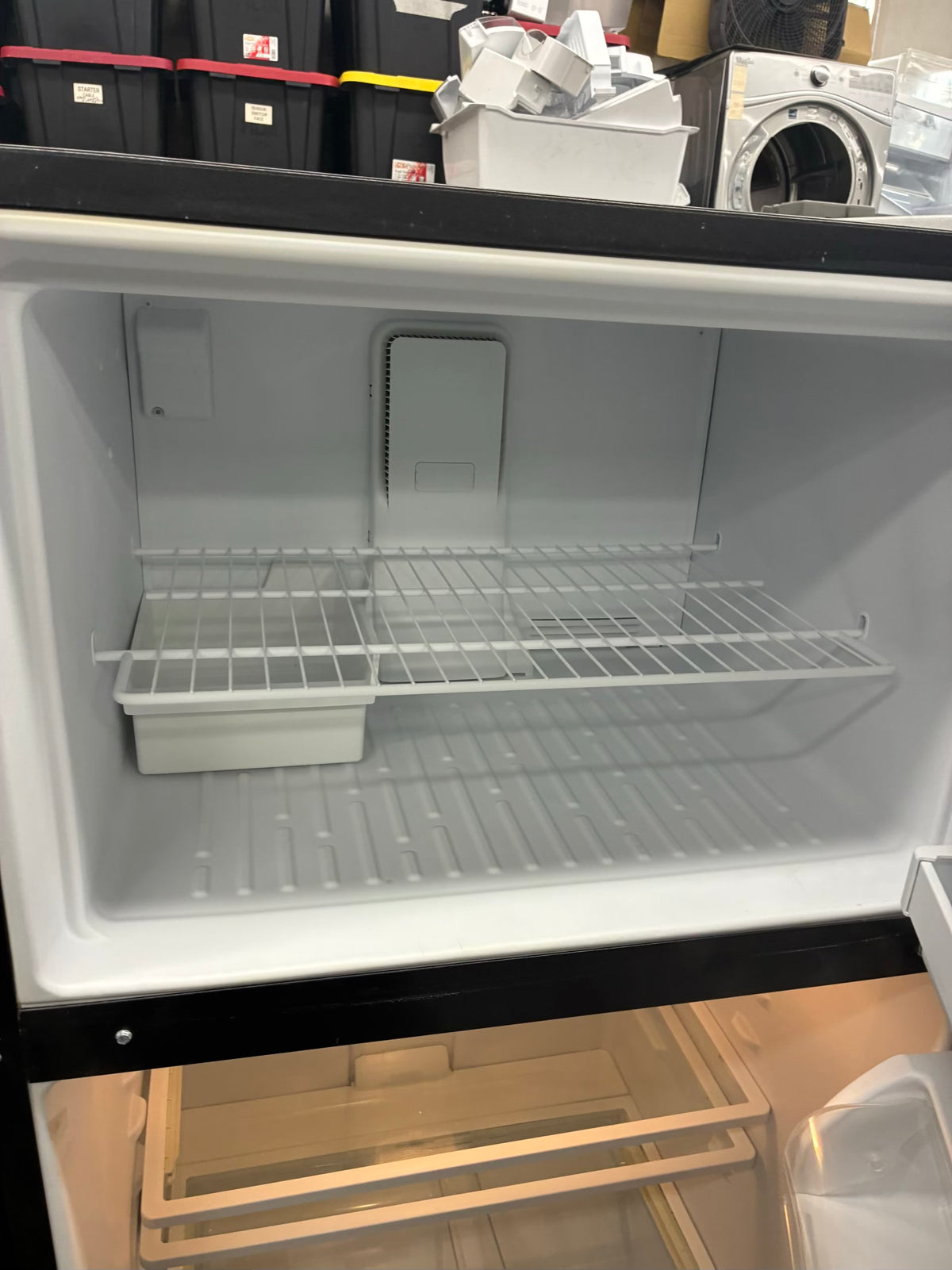 Kenmore top freezer refrigerator  33”black