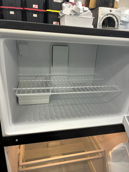 Kenmore top freezer refrigerator  33”black