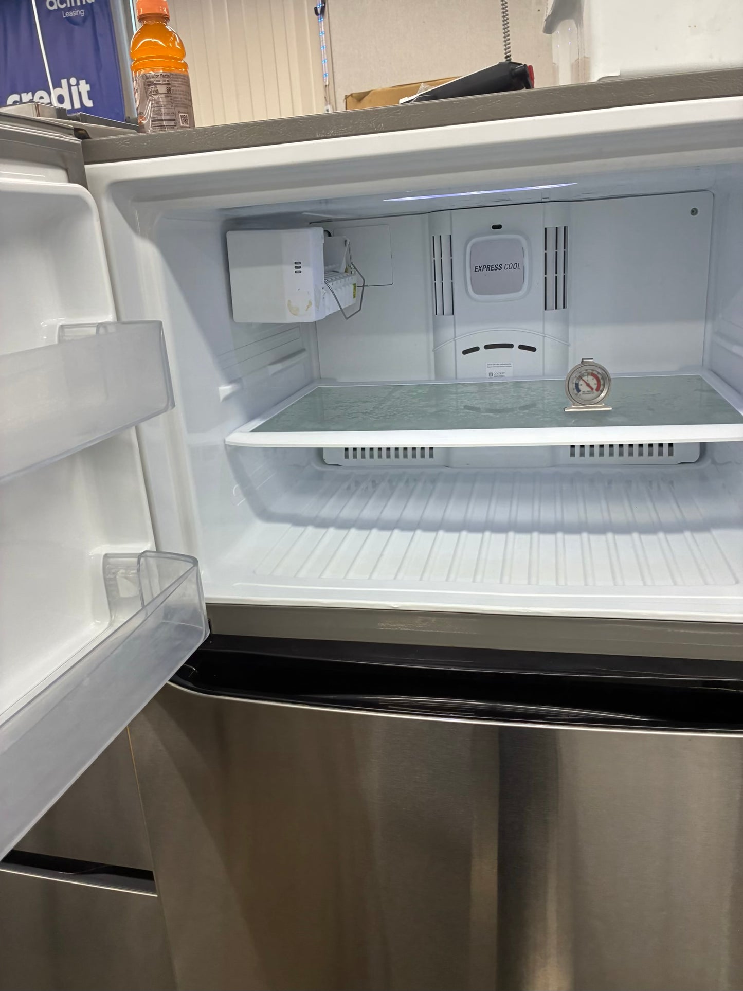 LG top freezer refrigerator stainless steel 33”
