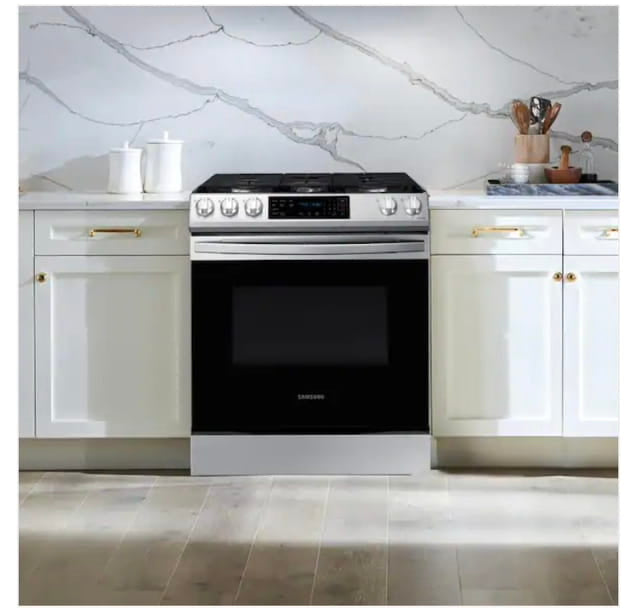 ★ ‘Samsung Open Box 30 in. 6.0 cu. ft. Slide-In Gas Range with Self-Cleaning Oven in Stainless Steel GR916