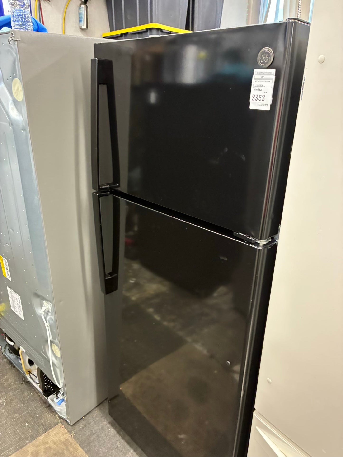 GE Top Freezer Refrigerator 30” black