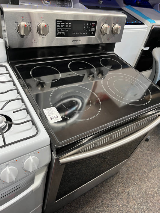 ‘ ITEM #ER64P  Samsung Stainless steel electric 220v range 5 burner 30 inch
