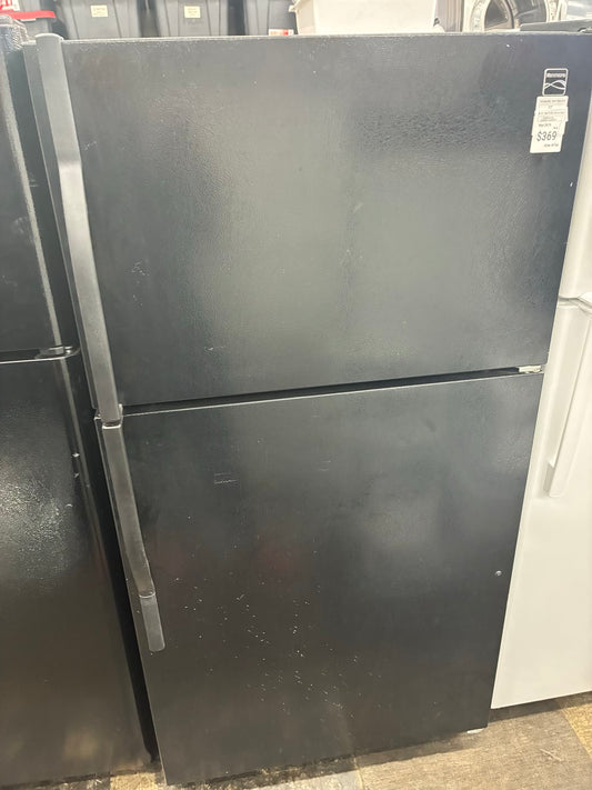 Kenmore top freezer refrigerator  33”black