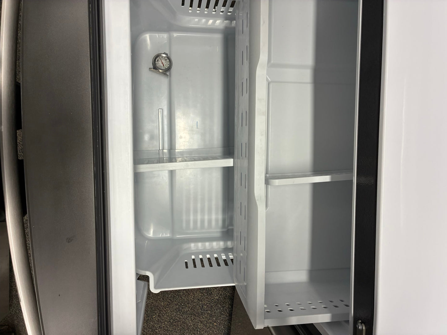 GE French door refrigerator stainless steel 36” ice maker water dispenser