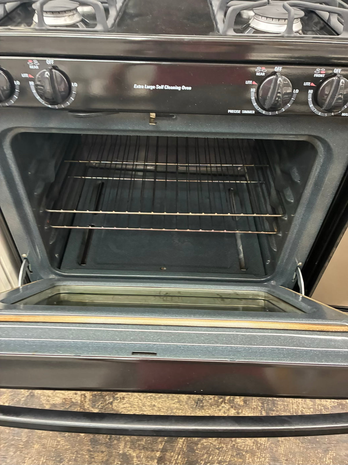 GE Gas Range Black 4 Burners 30”