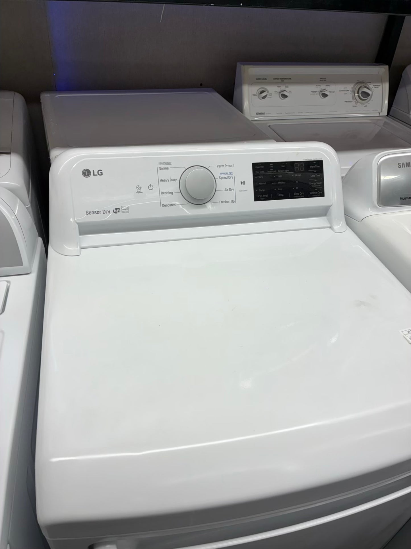 LG gas dryer 27” large capacity white