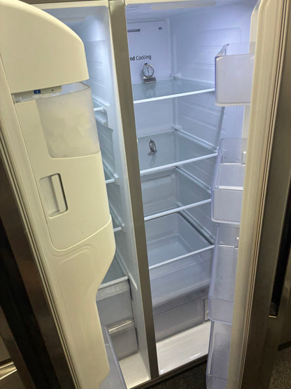 SAMSUNG side by side refrigerator stainless steel 36” ice maker water dispenser ice maker