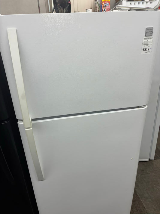Kenmore top freezer refrigerator white 30”
