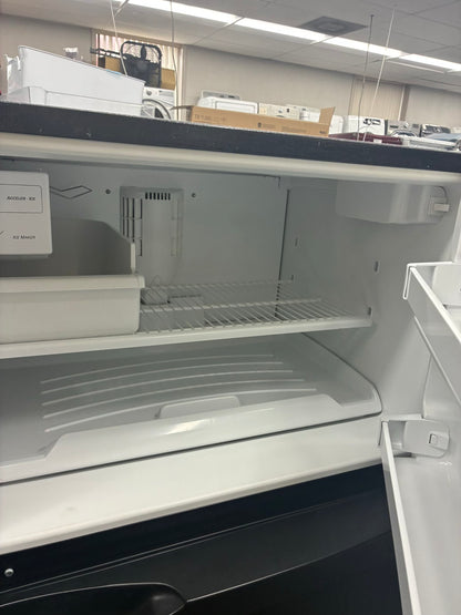 Kenmore top freezer refrigerator  33” black
