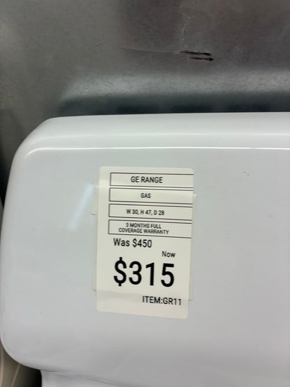 GE gas range , 4 burner white color 30”