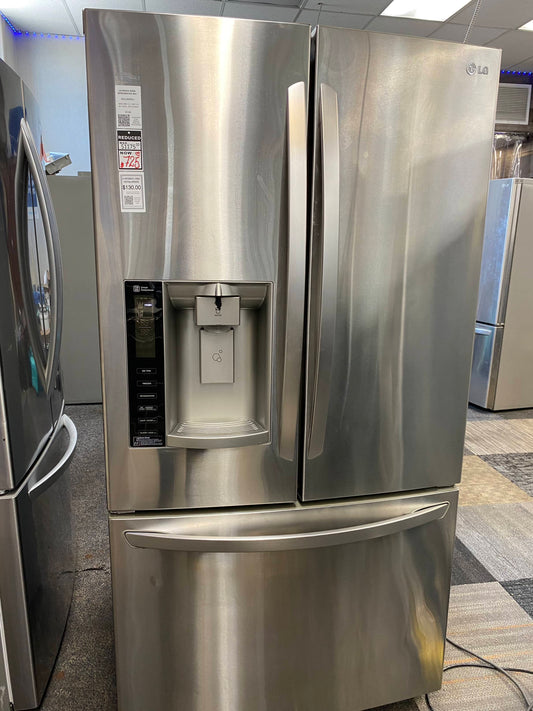 LG French door refrigerator showcase stainless steel w/water ice dispenser 36