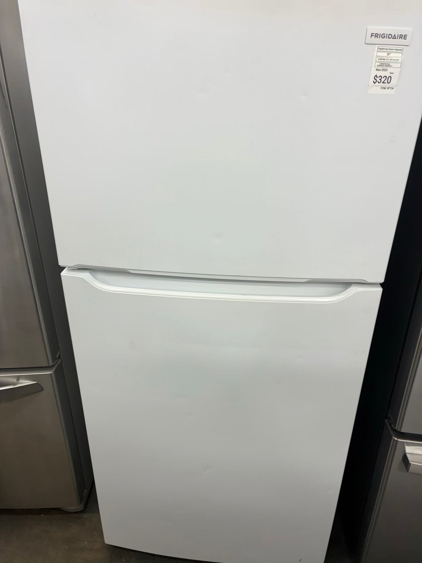Frigidaire Top Freezer Refrigerator 30” white