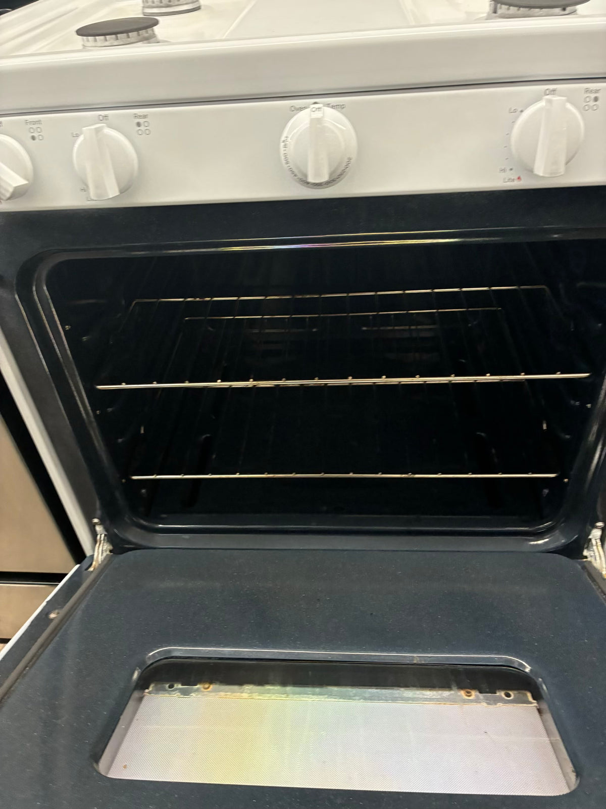 GE Gas Range white color  4 Burners 30”