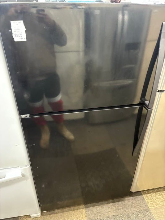 GE Top Freezer Refrigerator 33” black
