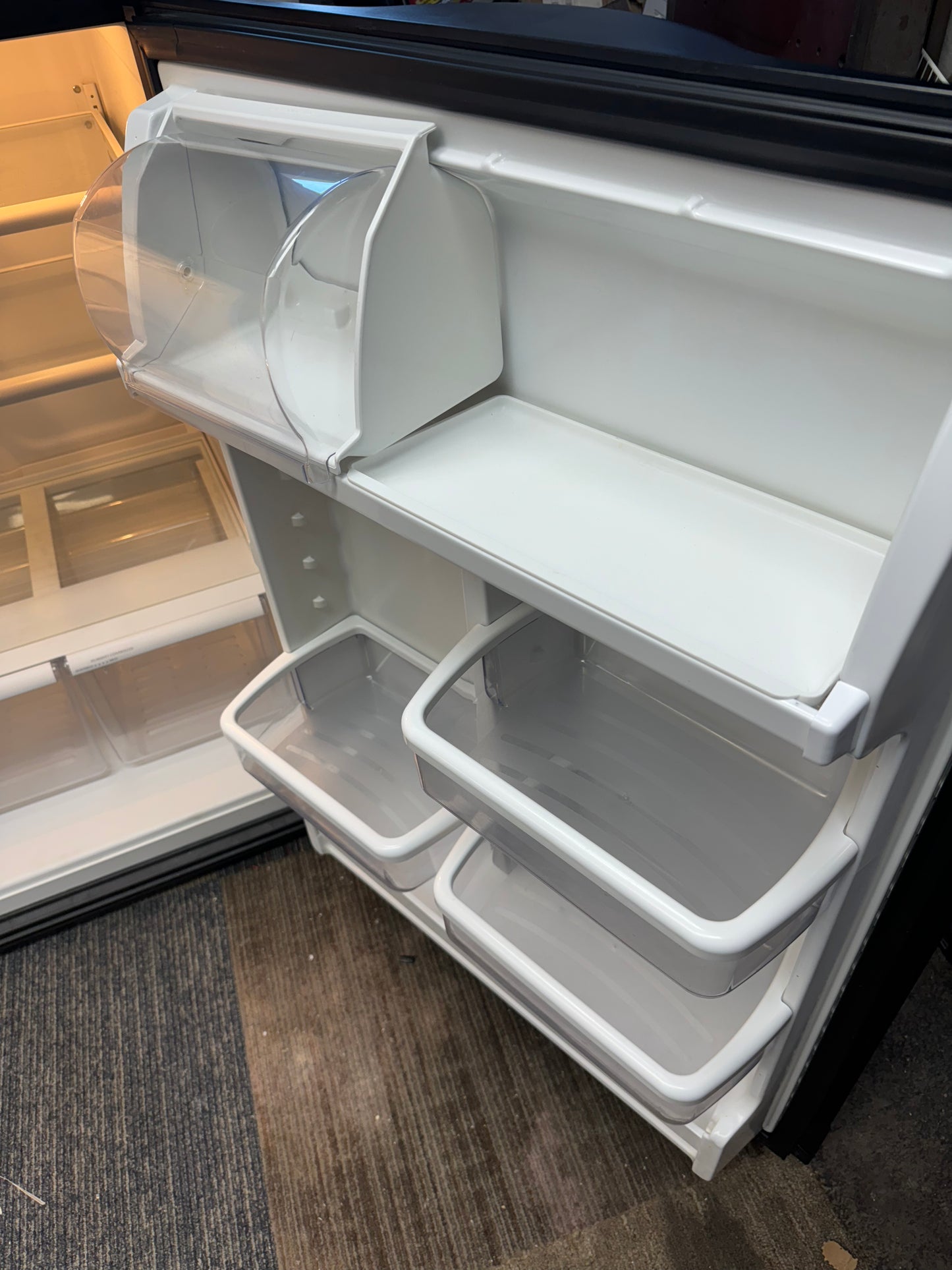 Maytag top freezer black 30 inch refrigerator