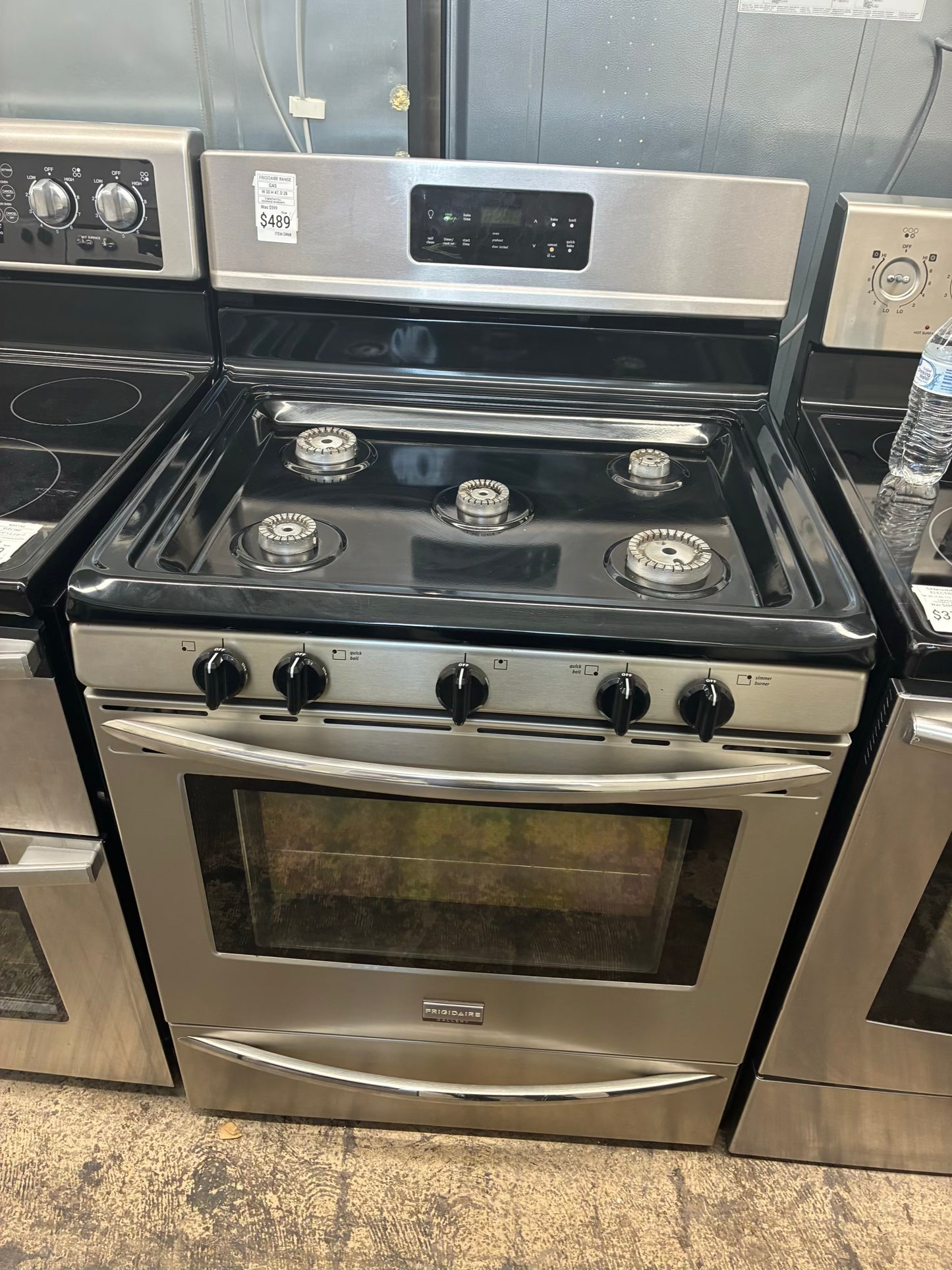 Frigidaire Gas Range Stainless Steel 5 Burners 30”